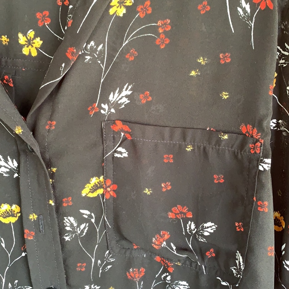 Floral button down - Picture 2 of 4